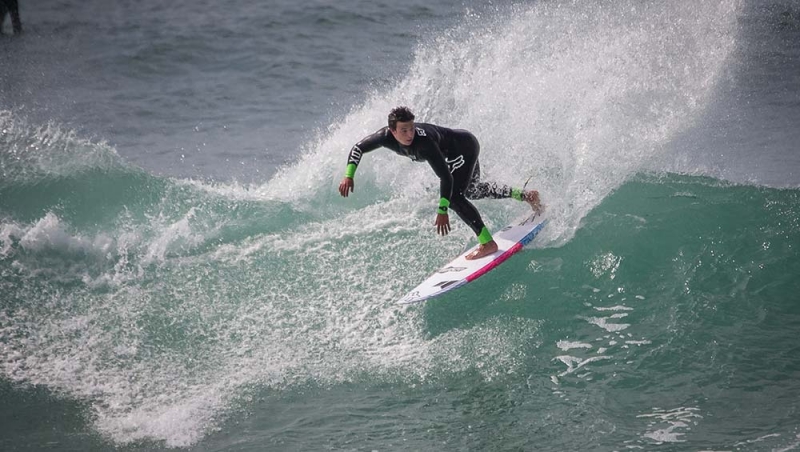 surfing in newquay